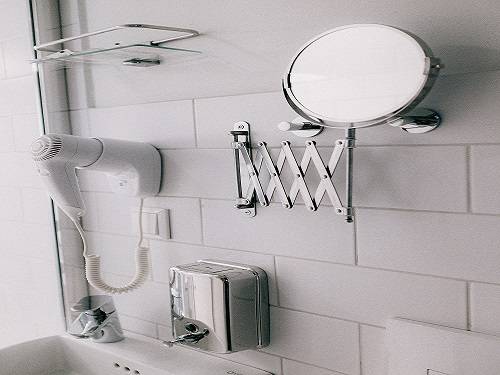 Distributeur de produits d'entretien et matériels d'hygiène pour professionnels Aubagne Bouches-du-Rhône