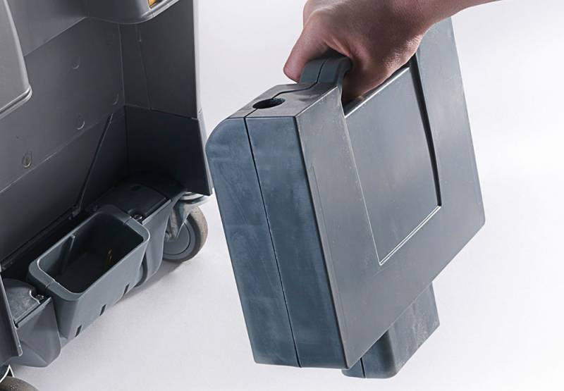 Autolaveuse à batterie GHIBLI ROLLY NRG 7½ M 33 BC 20 Ah à La Ciotat