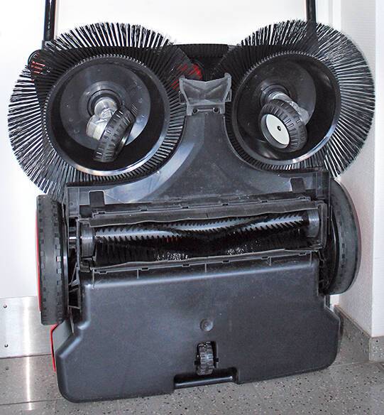 Balayeuse HS700 CAS à batterie ou manuelle à Martigues