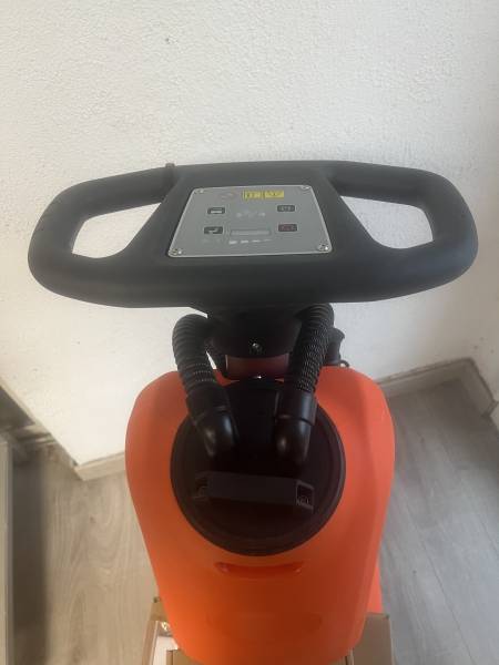 Autolaveuse accompagnée 1400B à Martigues